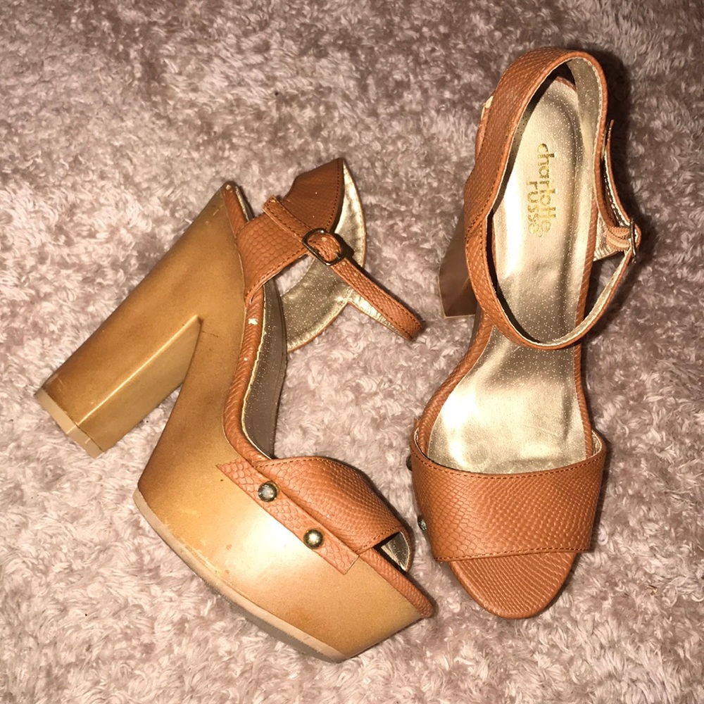 Heels - Picture 2 of 4